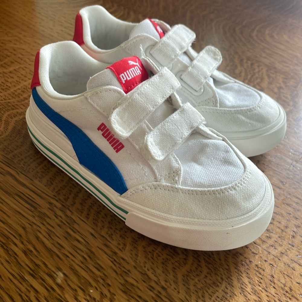Puma Boys Shoes Size 9US. Excellent condition, worn once.